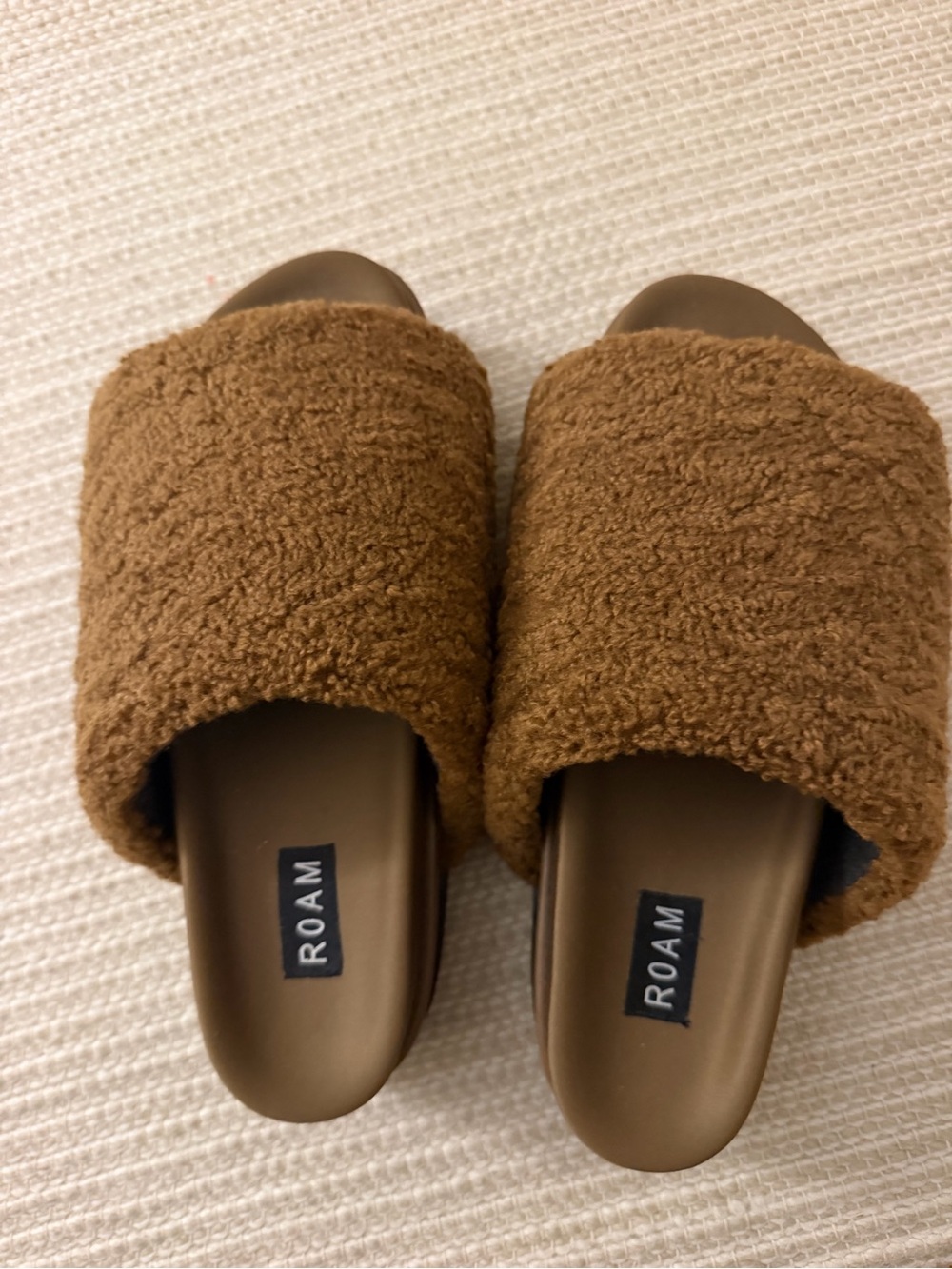 ROAM Brown Fuzzy Slide Slippers - Women's Cozy Open-Toe never worn